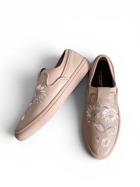 Mark Nason Razor Cup Day C Leather Pink Floral Embroidered Slip On Sneakers Sz 8